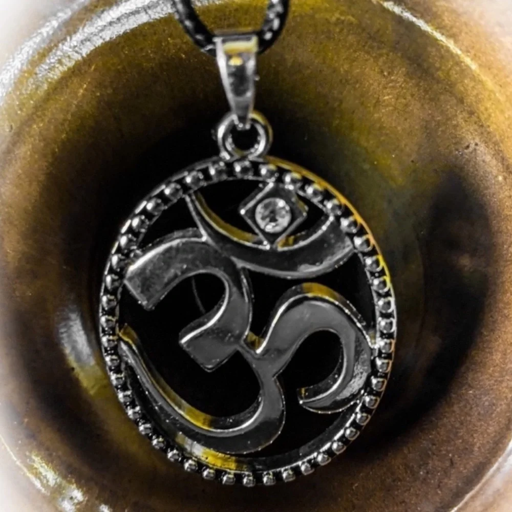 New Aum Om Sterling Silver Artisan White Sapphire Leather Namaste Yoga Necklace